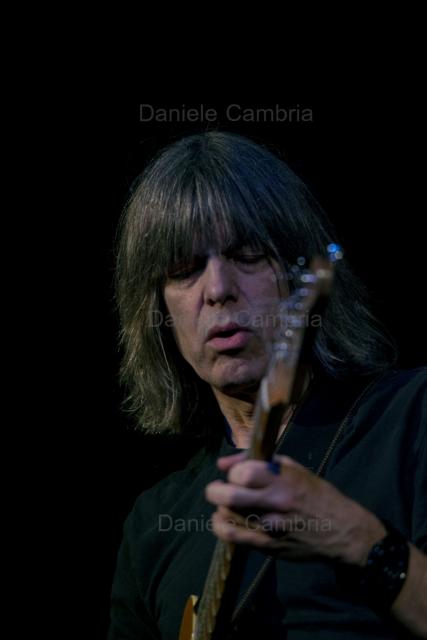 Mike Stern (23)